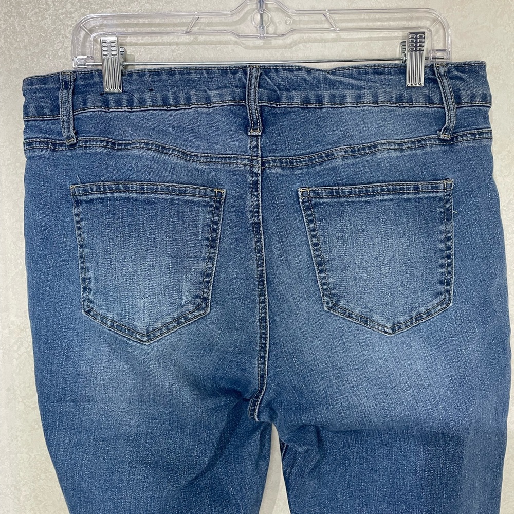 Copperflash Cropped Distressed Jeans - Picture 3 of 7